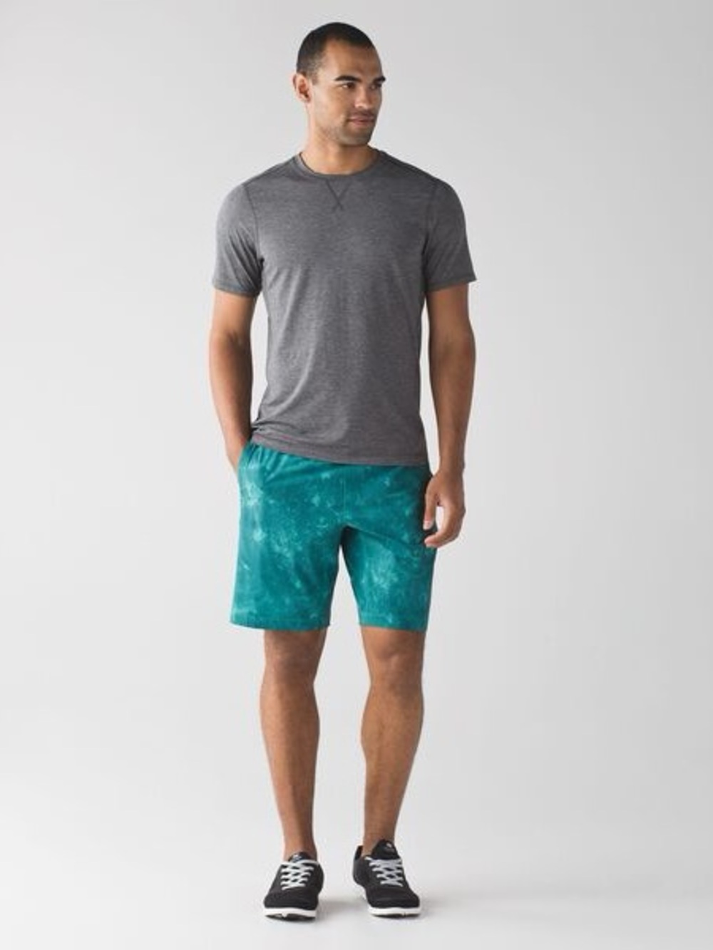 T.H.E. Short 9” H2O in TIDAL MIST ARCTIC TEAL Men’s Lined Shorts Size: Medium
